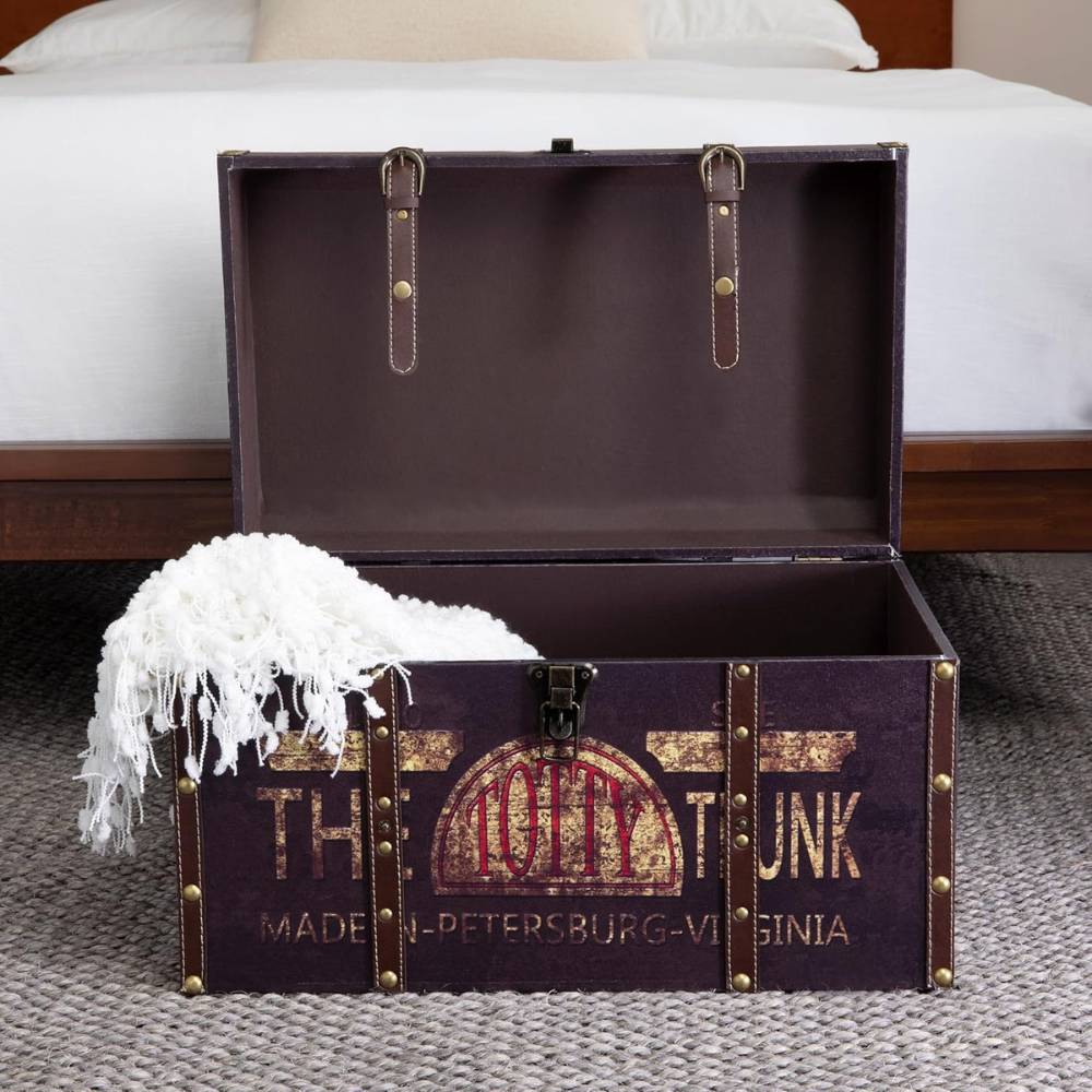 Vintage Storage Trunk: image 5